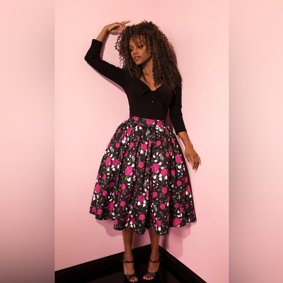 Vixen by Micheline Pitt Dresses & Skirts - Vixen by Micheline Pitt Beetlejuice Sandworms Roses Swing Skirt size XL